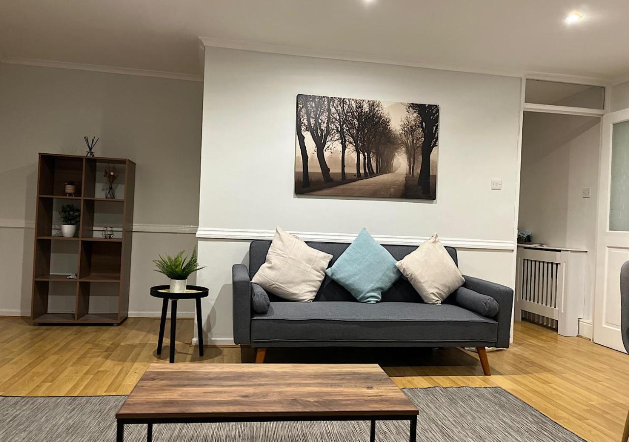 Lovely 2 Bedroom Apartment With Parking Space Londres Exterior foto