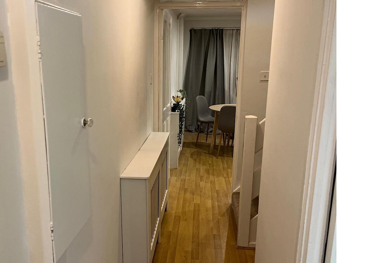 Lovely 2 Bedroom Apartment With Parking Space Londres Exterior foto