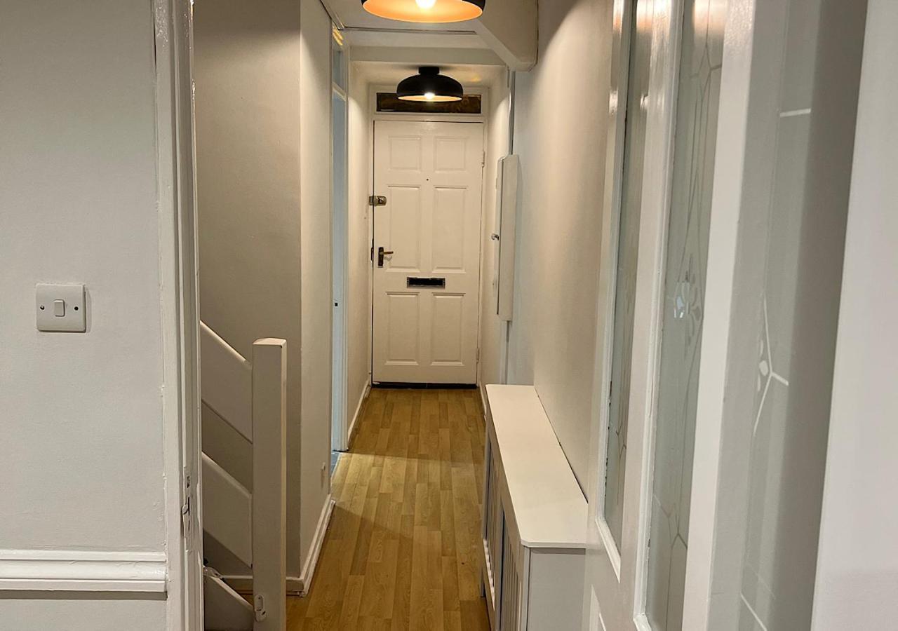 Lovely 2 Bedroom Apartment With Parking Space Londres Exterior foto